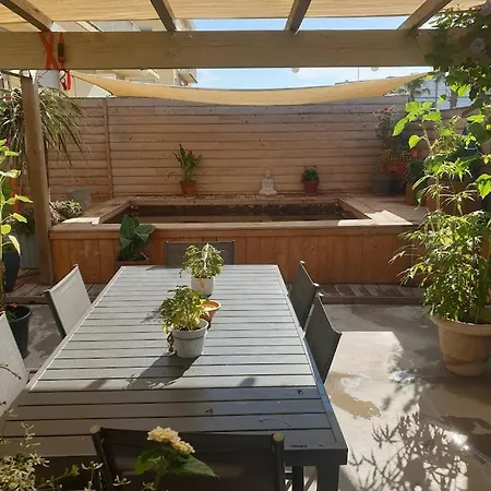 Piscine, 3 Chbs, Terrasse, Vue *